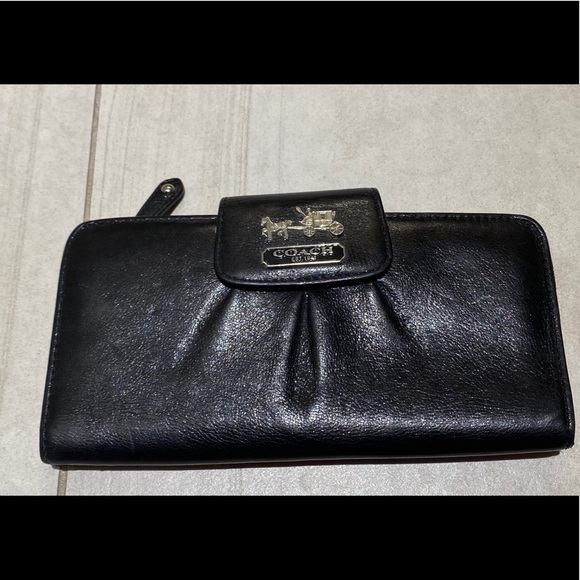 Coach Long Wallet in EUC